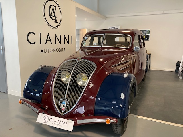 VEHICULE DE COLLECTION PEUGEOT 402