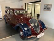 VEHICULE DE COLLECTION PEUGEOT 402