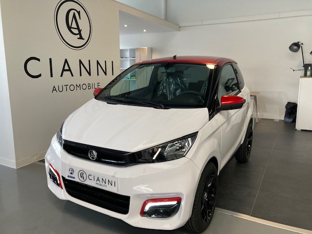 AIXAM CITY SPORT BLANCHE - TOIT RED / NEUF