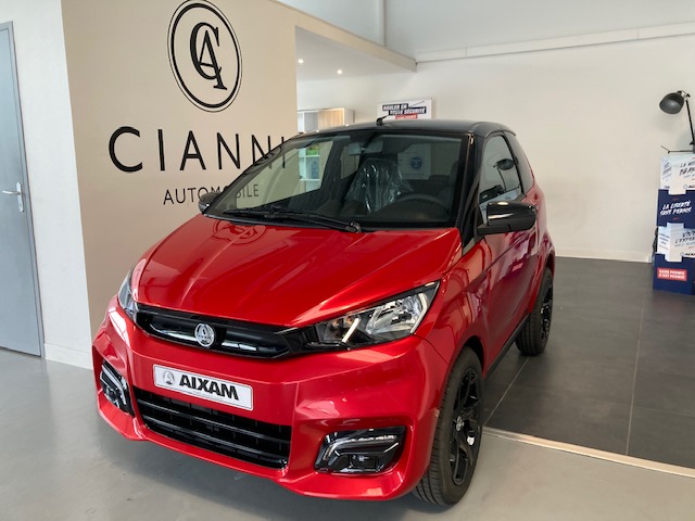 AIXAM CITY SPORT ROUGE NACRE / NEUF 